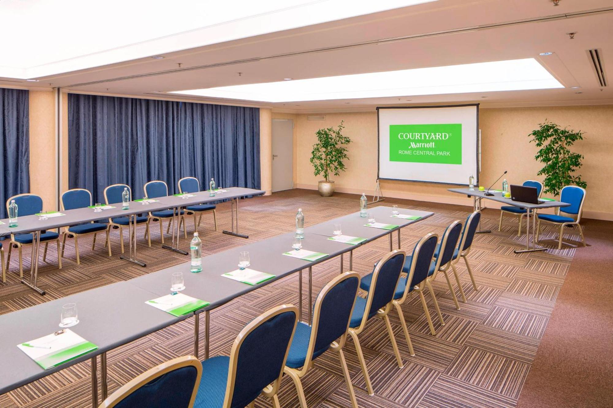 Courtyard By Marriott Rome Central Park — Photos 3
